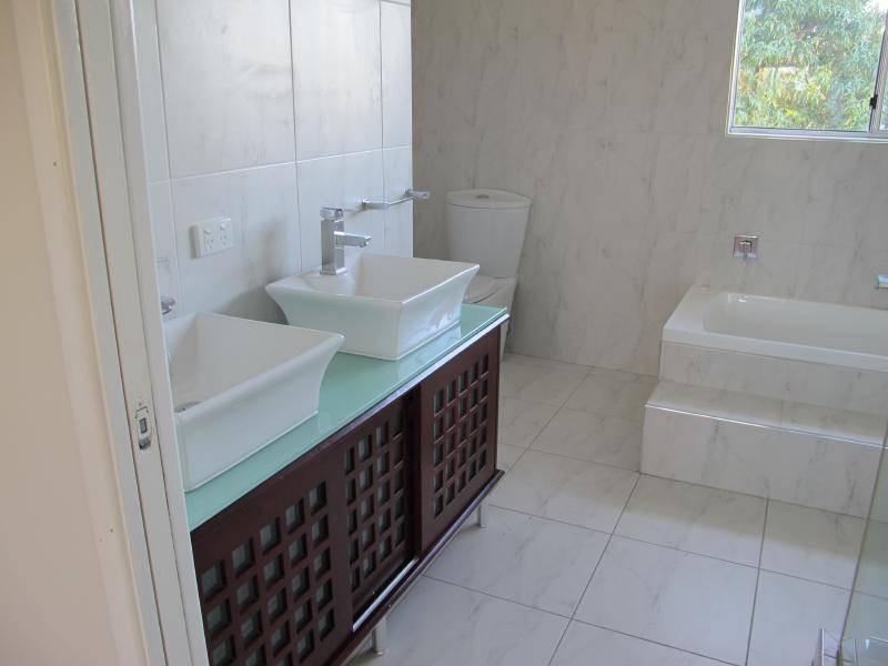 122 Sahara Road, Glass House Mountains QLD 4518