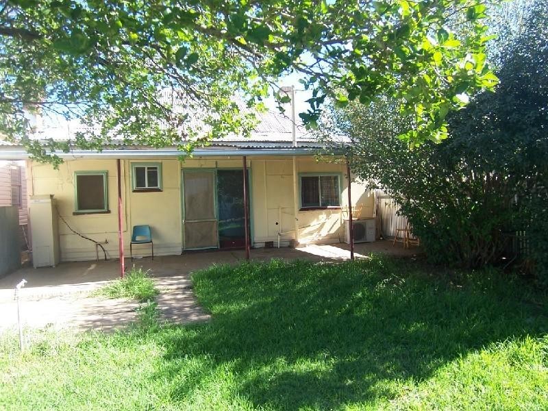 5 TEMORA STREET, Cootamundra NSW 2590