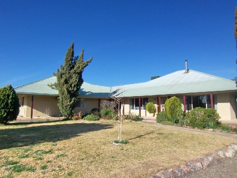 ‘Bundaleera’ West Jindalee Road, Cootamundra NSW 2590