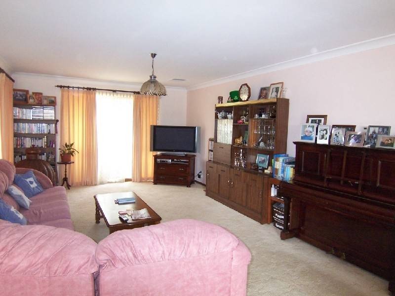 76 Centenary Avenue, Cootamundra NSW 2590