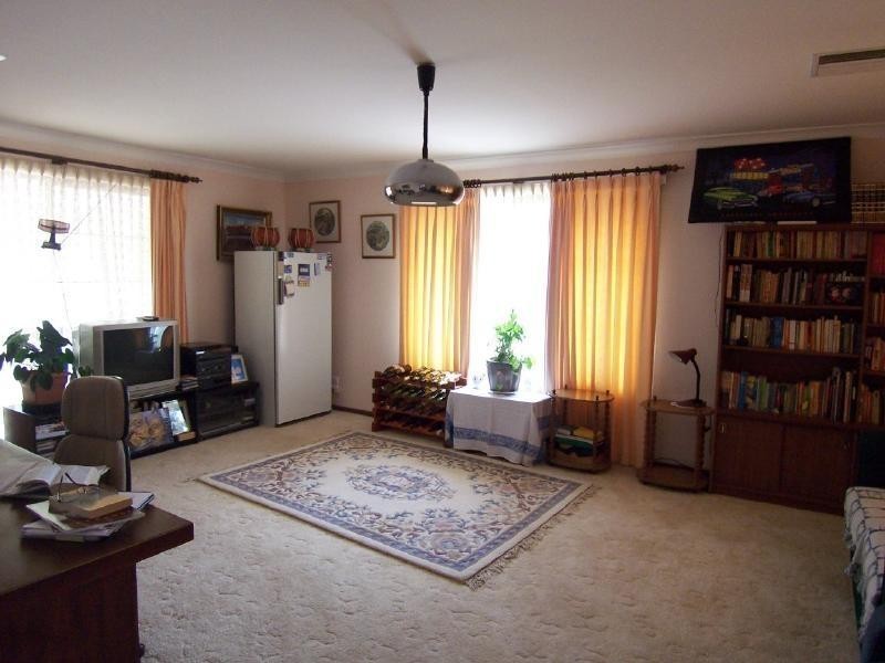 76 Centenary Avenue, Cootamundra NSW 2590