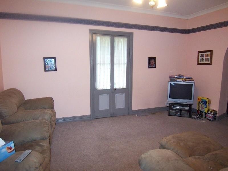 42 Crown Street, Cootamundra NSW 2590