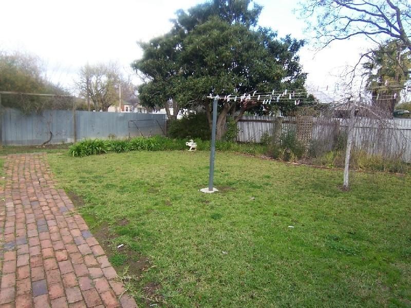 42 Crown Street, Cootamundra NSW 2590