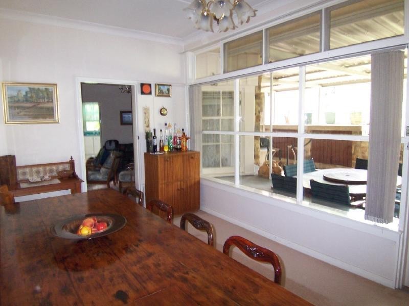 10 RICHARDS STREET, Cootamundra NSW 2590