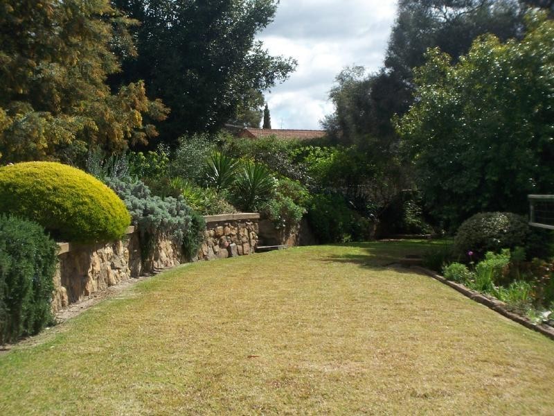 10 RICHARDS STREET, Cootamundra NSW 2590