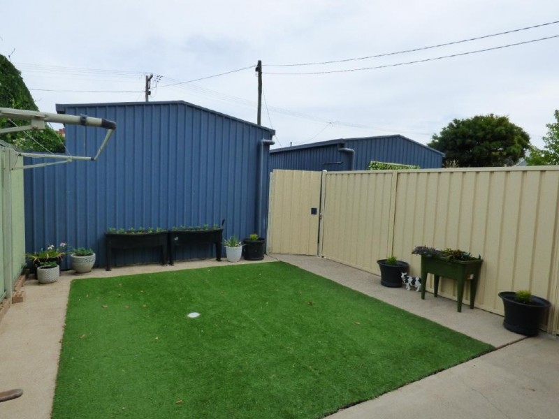 2/27 Cooper Street, Cootamundra NSW 2590