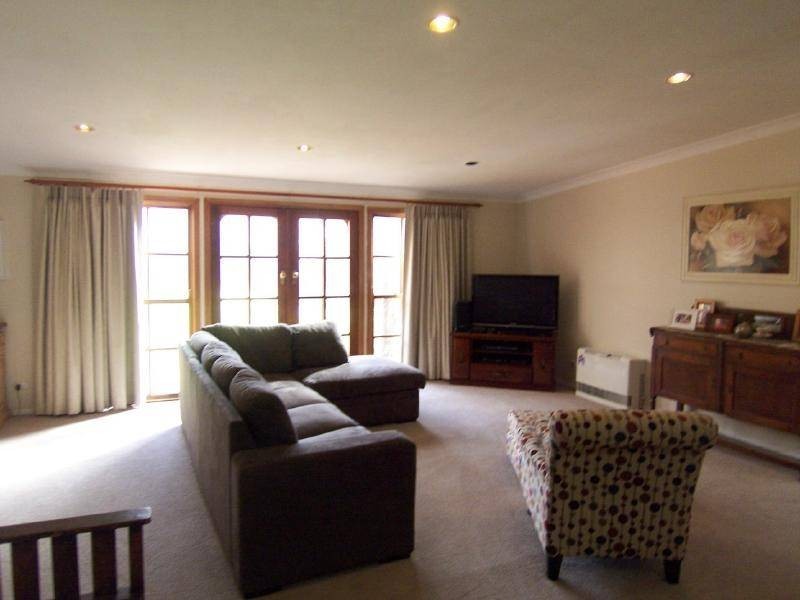 69 Parker Street, Cootamundra NSW 2590