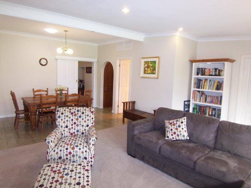 69 Parker Street, Cootamundra NSW 2590