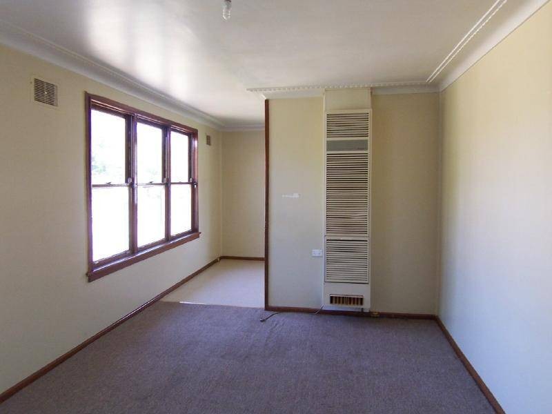 13 John Street, Cootamundra NSW 2590