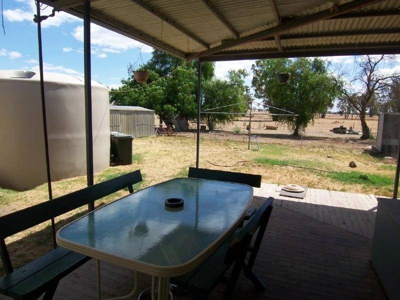 169 Old Wallendbeen Road, Stockinbingal NSW 2725