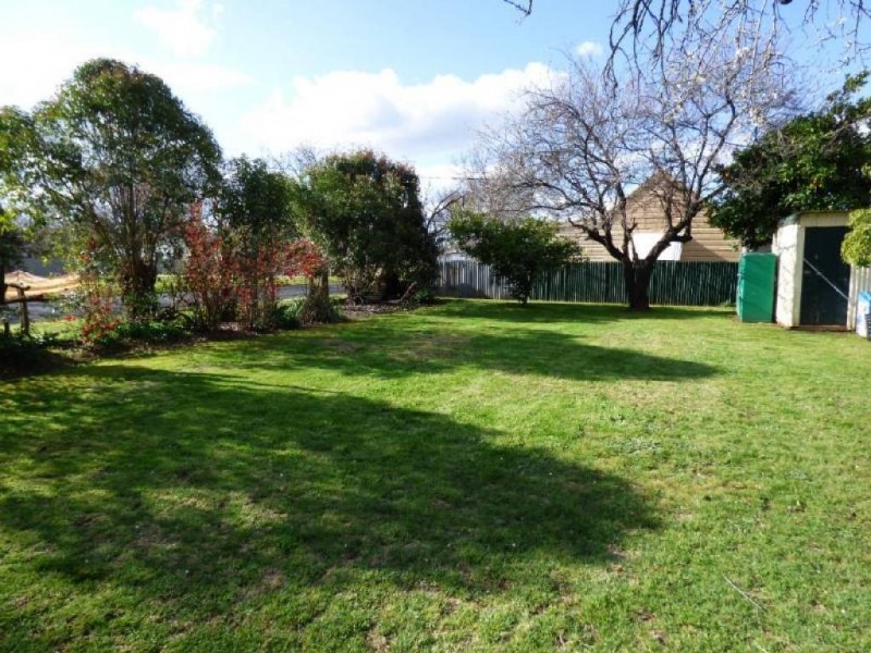 14 Gundagai Road, Cootamundra NSW 2590