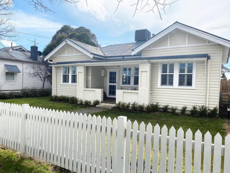 31 Bapaume Street, Cootamundra NSW 2590