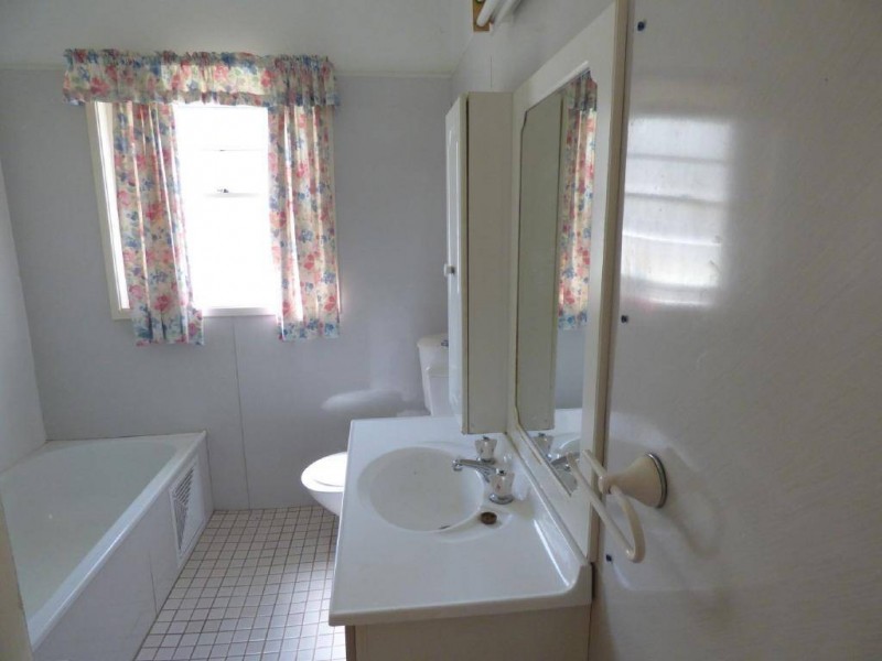 18 Cowcumbla Street, Cootamundra NSW 2590