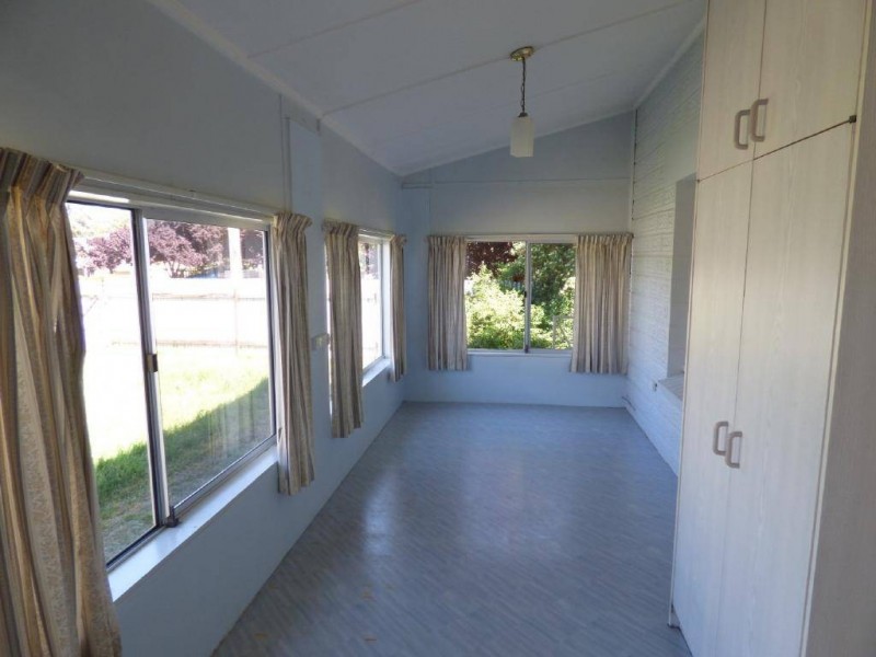 18 Cowcumbla Street, Cootamundra NSW 2590