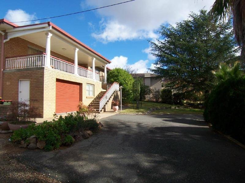 11 Campbell Street, Cootamundra NSW 2590