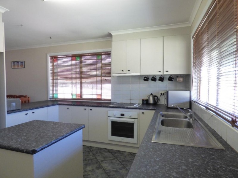 12 Hibernia Street, Stockinbingal NSW 2725