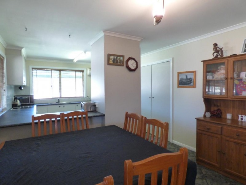 12 Hibernia Street, Stockinbingal NSW 2725