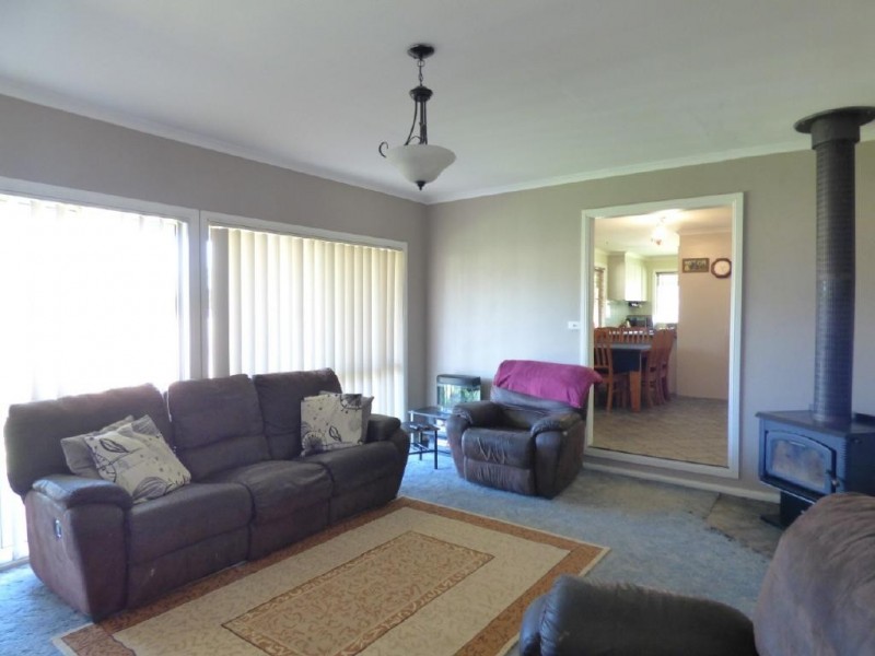 12 Hibernia Street, Stockinbingal NSW 2725