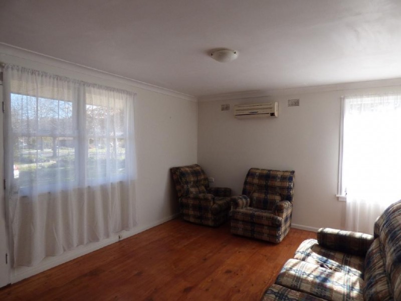 4 Dickson Street, Cootamundra NSW 2590