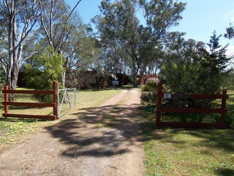 41 Berthong Road, Cootamundra NSW 2590