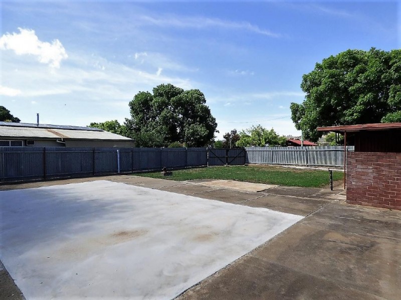 18 Centenary Avenue, Cootamundra NSW 2590