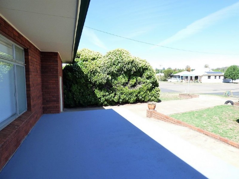 18 Centenary Avenue, Cootamundra NSW 2590