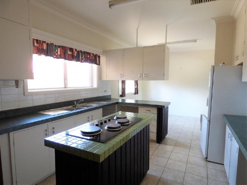 18 Centenary Avenue, Cootamundra NSW 2590