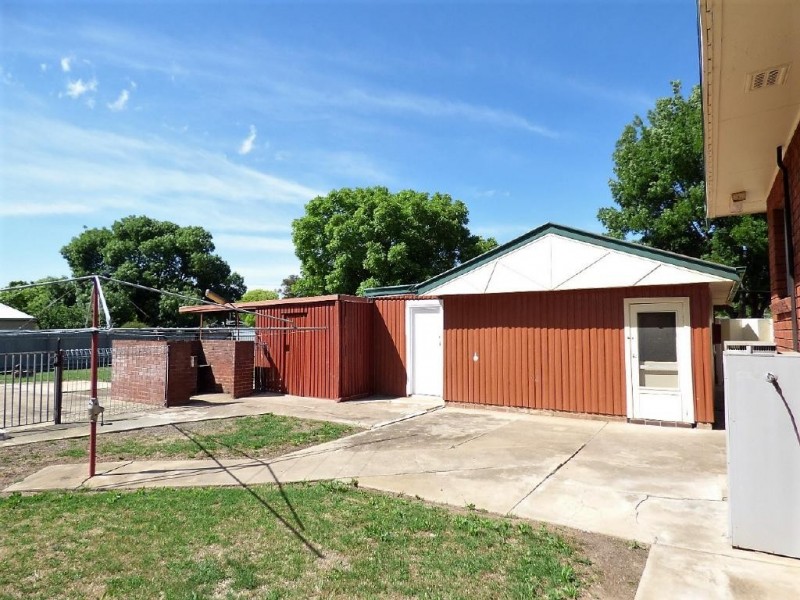 18 Centenary Avenue, Cootamundra NSW 2590