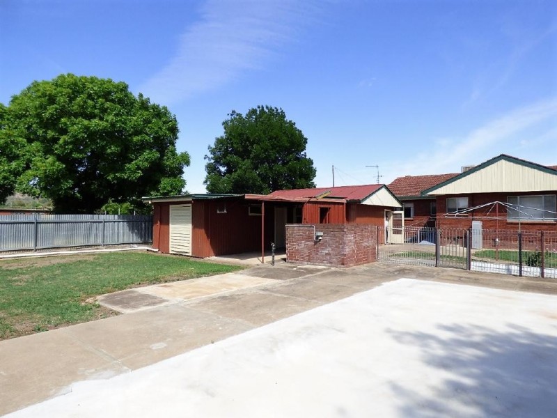 18 Centenary Avenue, Cootamundra NSW 2590