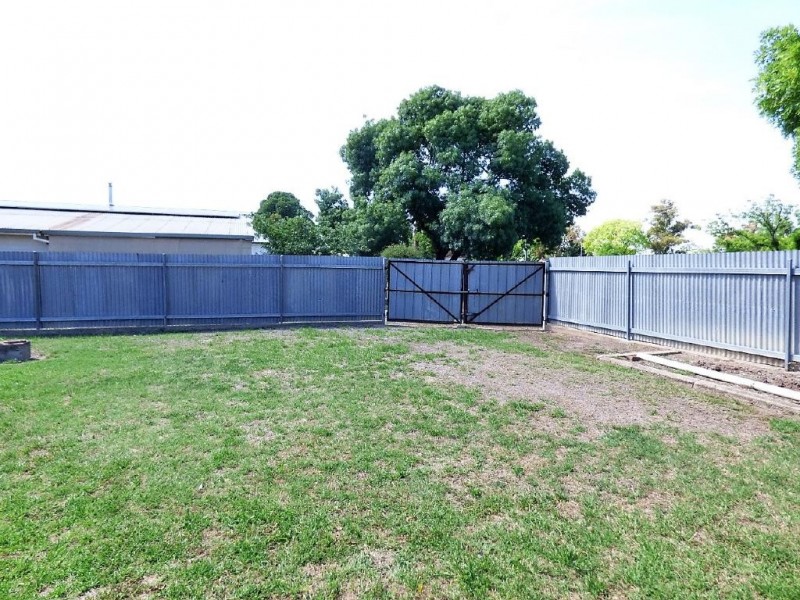 18 Centenary Avenue, Cootamundra NSW 2590