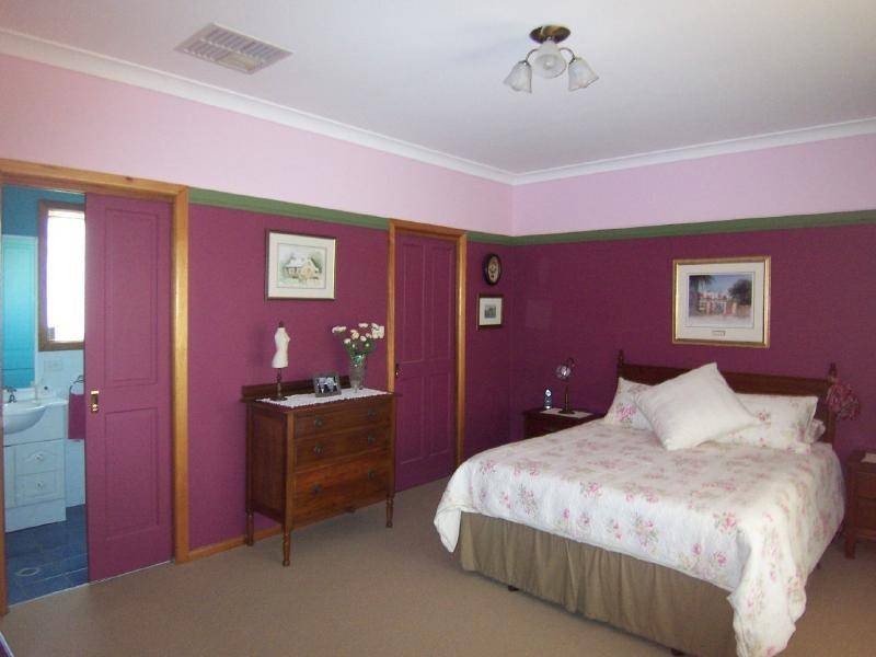 27 Queen Street, Cootamundra NSW 2590