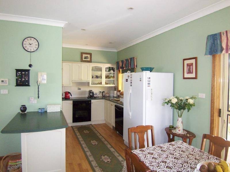 27 Queen Street, Cootamundra NSW 2590