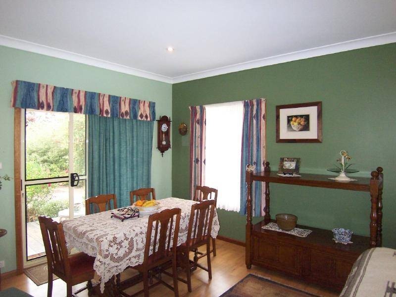 27 Queen Street, Cootamundra NSW 2590