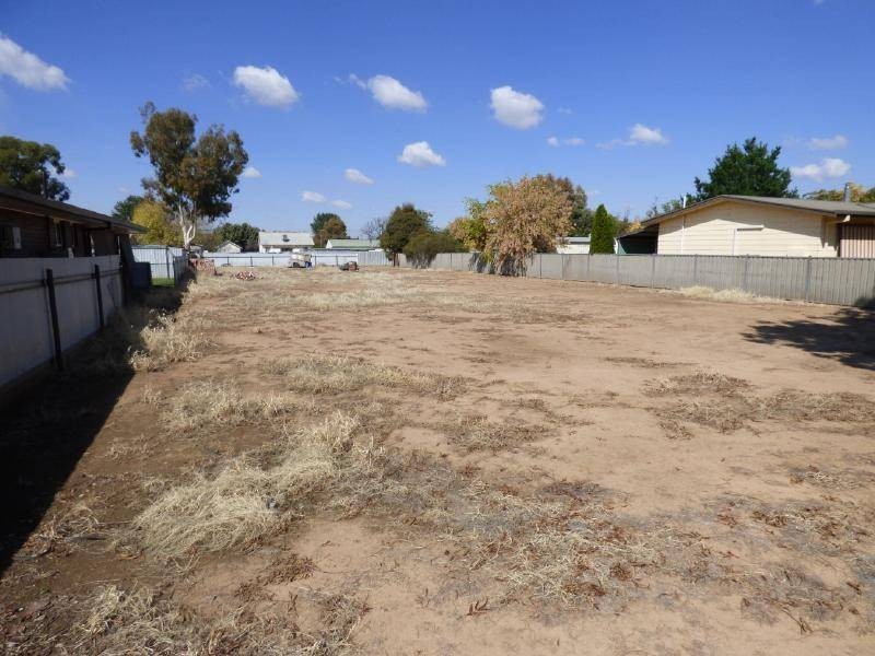 76 Berthong Street, Cootamundra NSW 2590