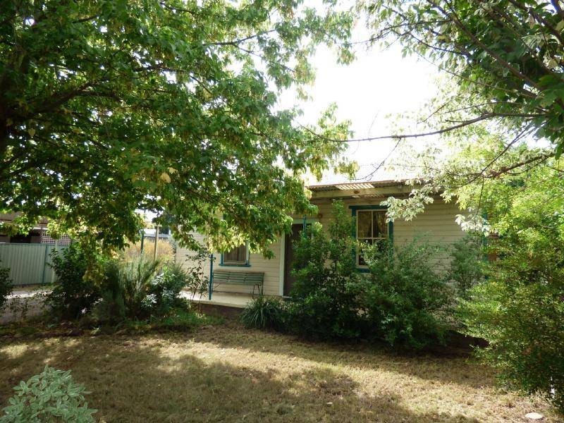 48 Centenary Avenue, Cootamundra NSW 2590