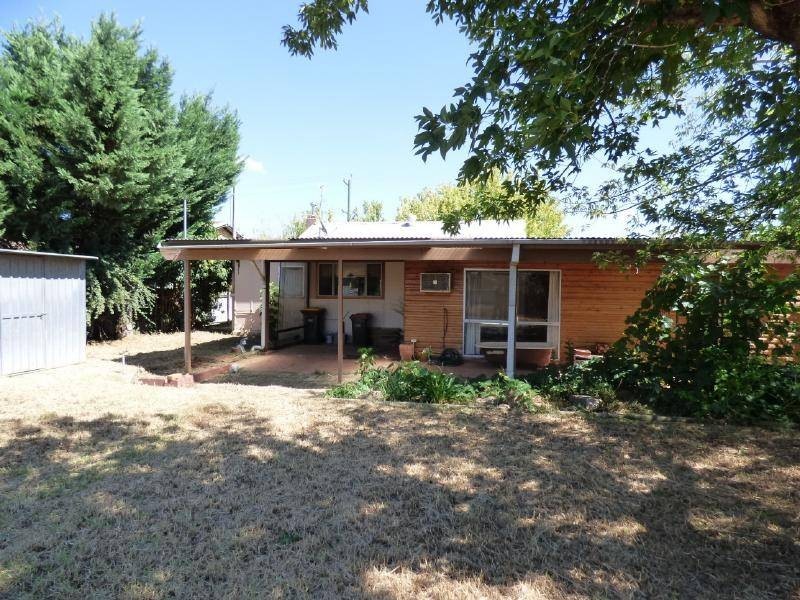 48 Centenary Avenue, Cootamundra NSW 2590