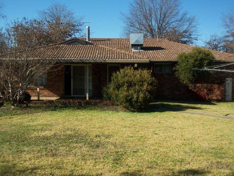 5 Dickson Street, Cootamundra NSW 2590