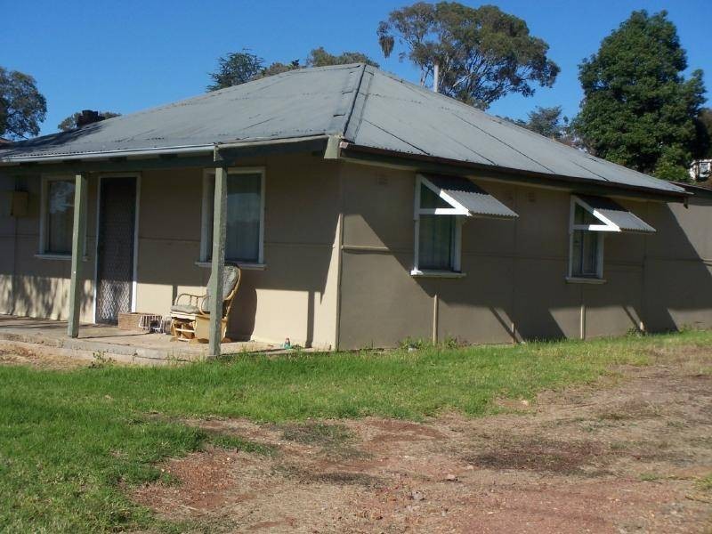 10 Lawrence Street, Cootamundra NSW 2590
