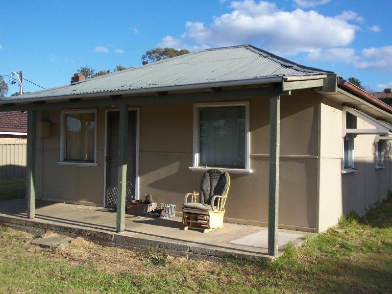 10 Lawrence Street, Cootamundra NSW 2590