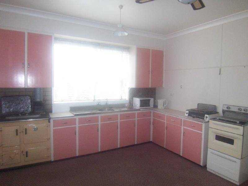 79 Adams Street, Cootamundra NSW 2590