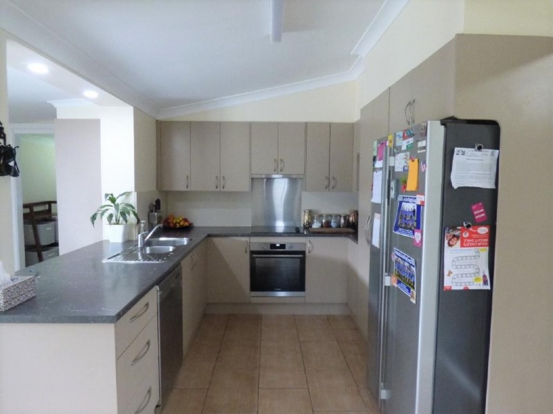 216 Hovell Street, Cootamundra NSW 2590