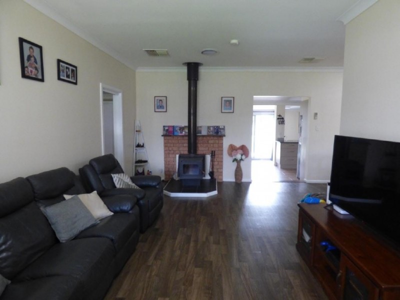 216 Hovell Street, Cootamundra NSW 2590