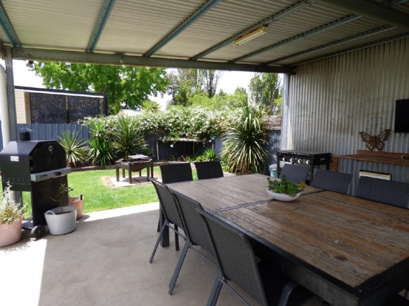 216 Hovell Street, Cootamundra NSW 2590