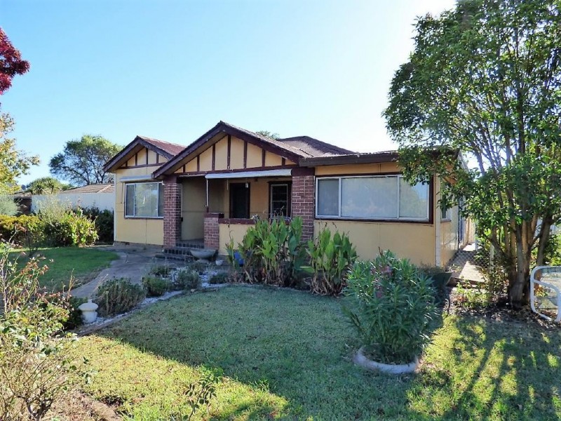 26 Gundagai Road, Cootamundra NSW 2590