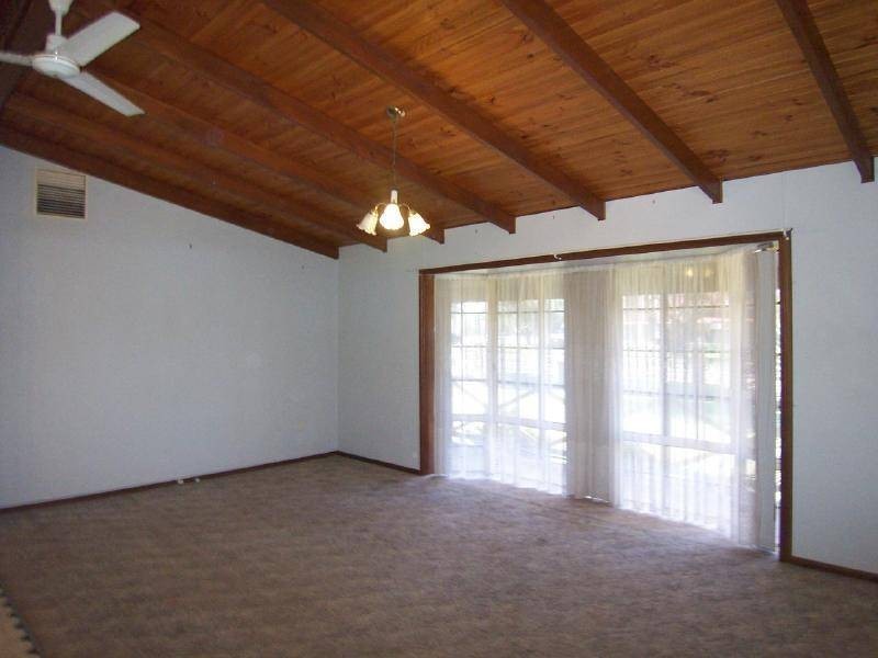 11 Wood Street, Cootamundra NSW 2590