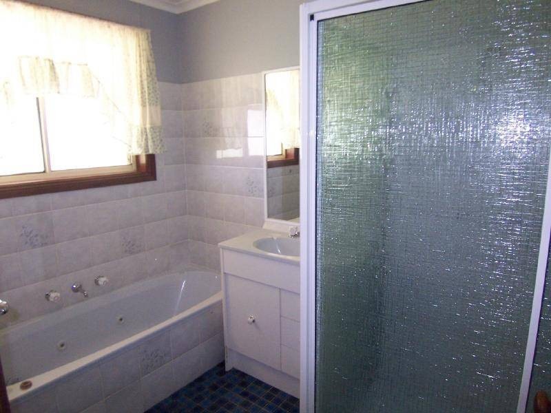 11 Wood Street, Cootamundra NSW 2590