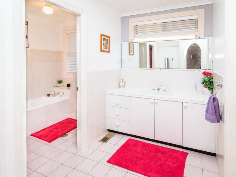 46 Pinkstone Avenue, Cootamundra NSW 2590