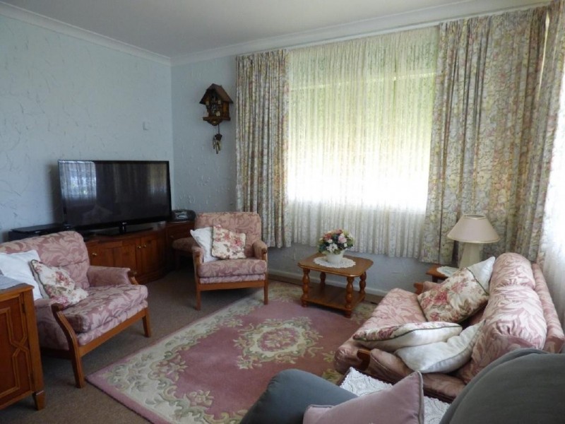 38 Ursula Street, Cootamundra NSW 2590
