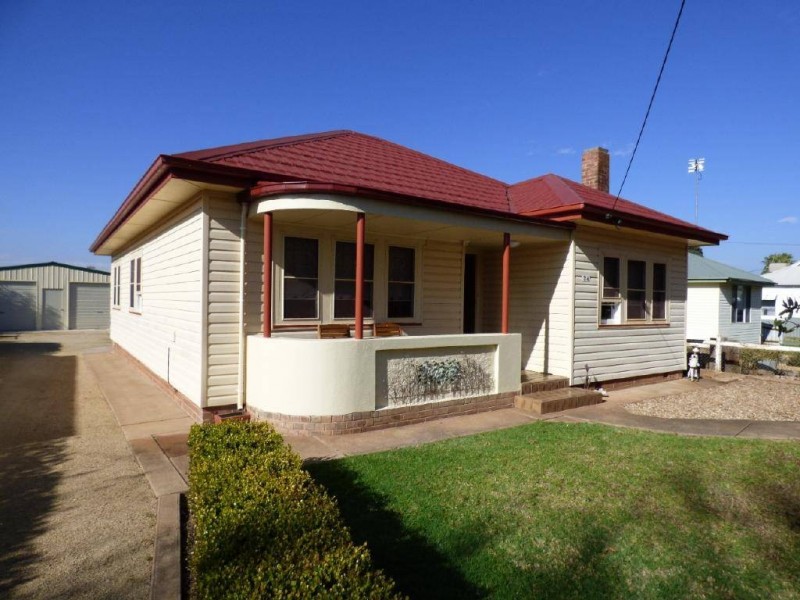 34 Crown Street, Cootamundra NSW 2590