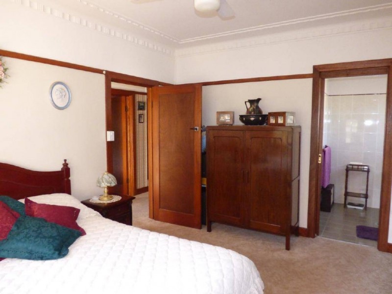 34 Crown Street, Cootamundra NSW 2590